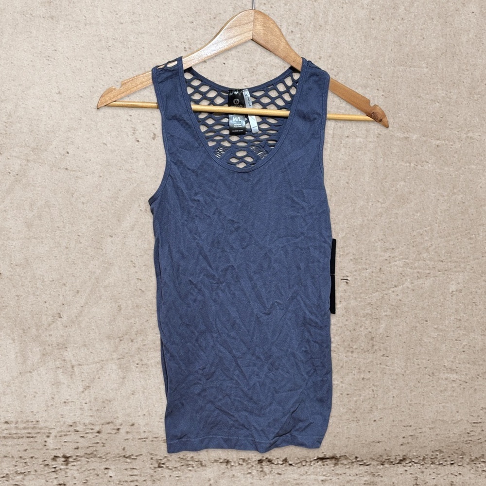 -bundle 3 or more Mono B Tank NWT